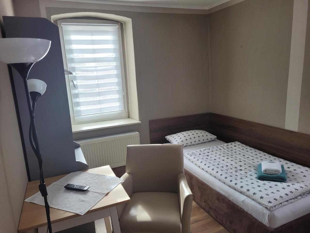 Hotel Und Pension Al Dente Nunchritz エクステリア 写真
