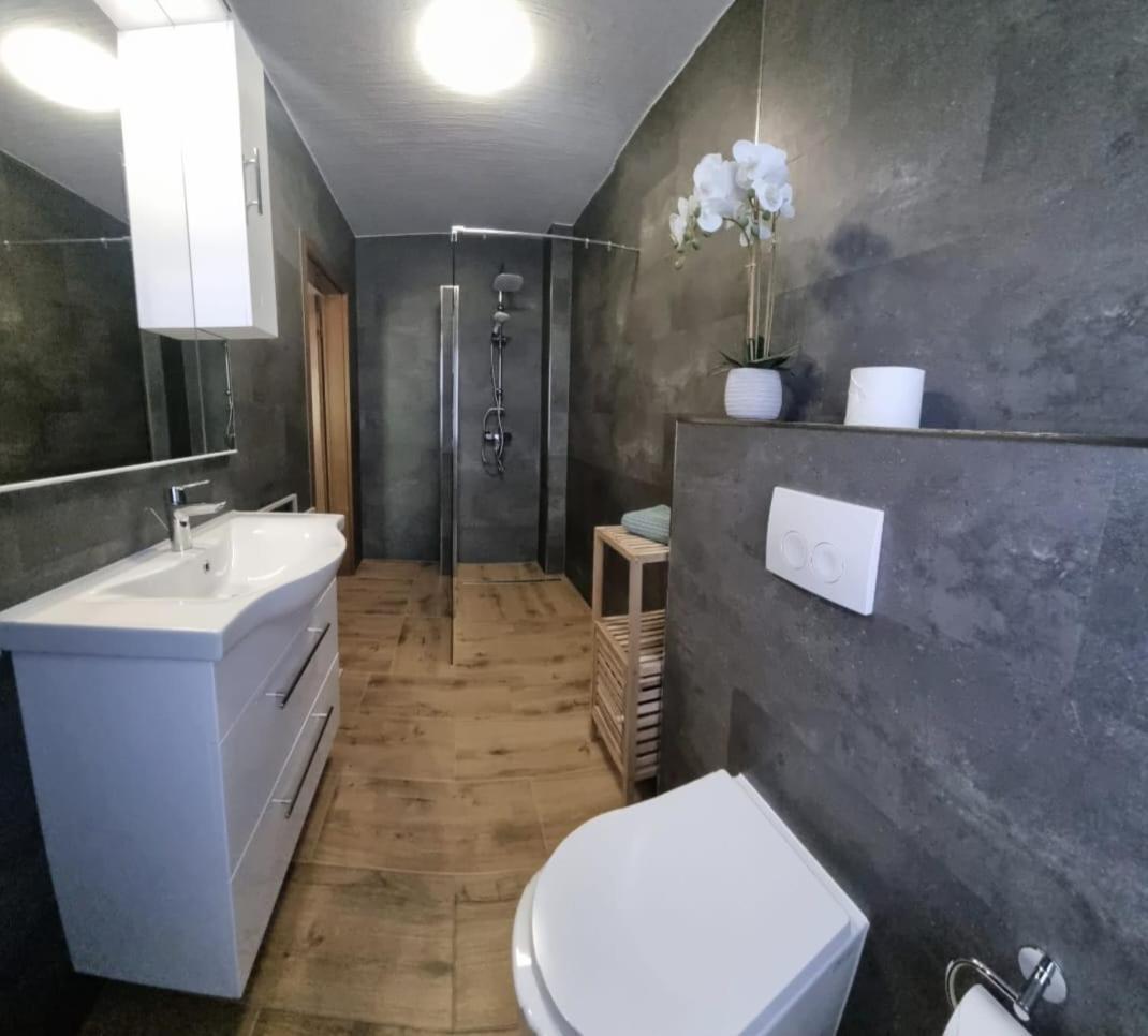 Hotel Und Pension Al Dente Nunchritz エクステリア 写真